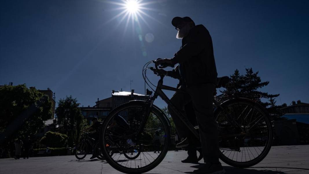 İlhami dede sağlıklı yaşam için günde yaklaşık 20 kilometre pedal çeviriyor 10